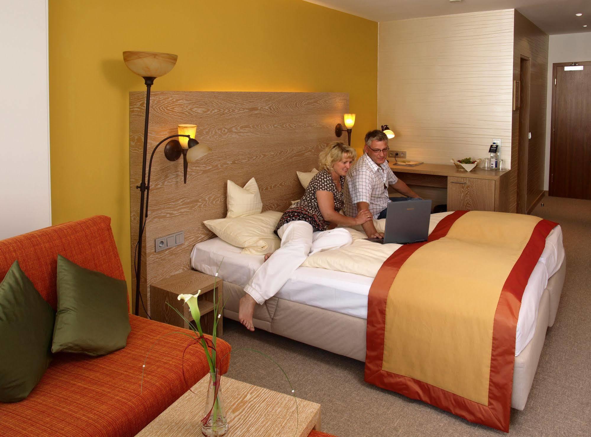 Hotel Haus Wiesengrund Халенберг Екстериор снимка